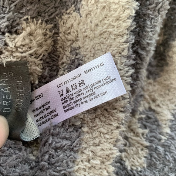 Barefoot Dreams Cozychic Barefoot In The Wild Throw In Linen Warm Gray NWT - Picture 8 of 10